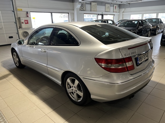 Mercedes-Benz CLC 200 CDI Sportcoup, vm. 2009, 326 tkm (5 / 9)
