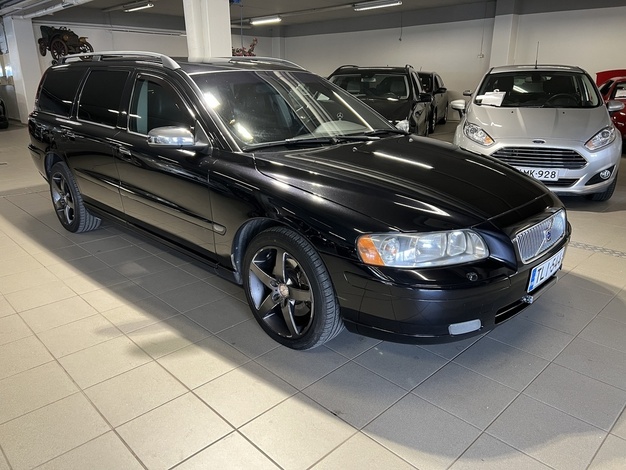 Volvo V70 2,5T Momentum Geartronic BUSINESS, vm. 2006, 336 tkm (2 / 15)