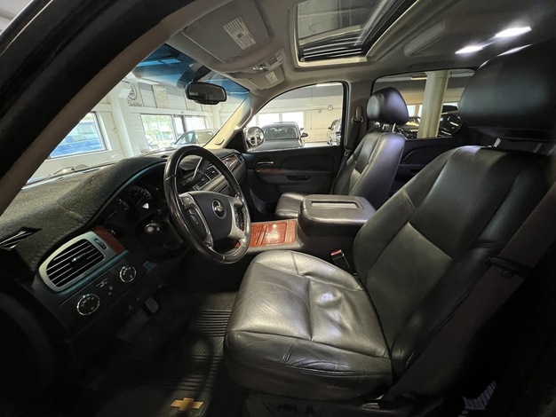 CHEVROLET Suburban LTZ Flexfuel 7 hl, vm. 2011, 339 tkm (7 / 26)