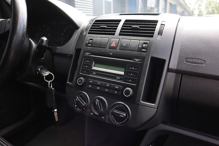 Volkswagen Polo United 1,4 TDI 59 kW 4d, vm. 2009, 296 tkm (8 / 11)