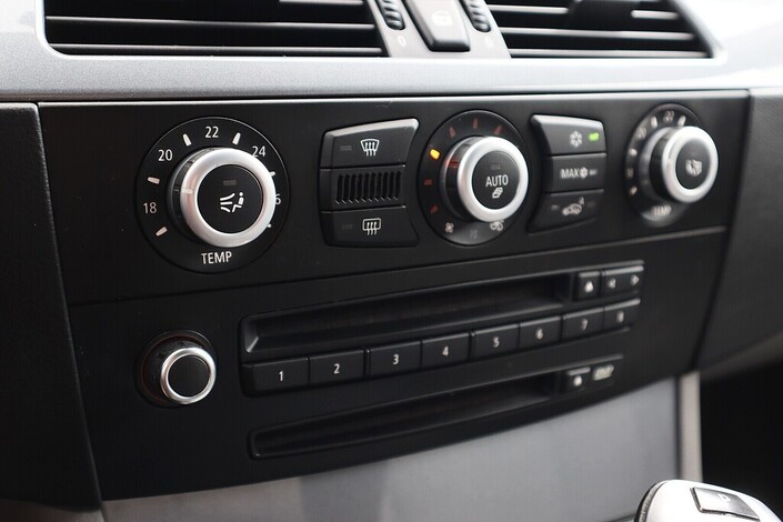 BMW 520 E61 Touring, vm. 2008, 345 tkm (14 / 24)
