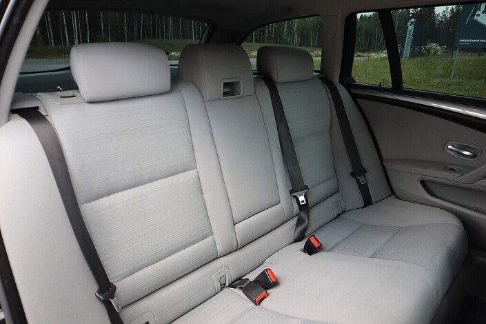 BMW 520 E61 Touring, vm. 2008, 345 tkm (18 / 24)