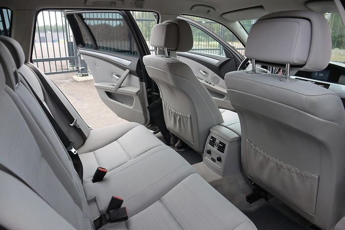 BMW 520 E61 Touring, vm. 2008, 345 tkm (19 / 24)