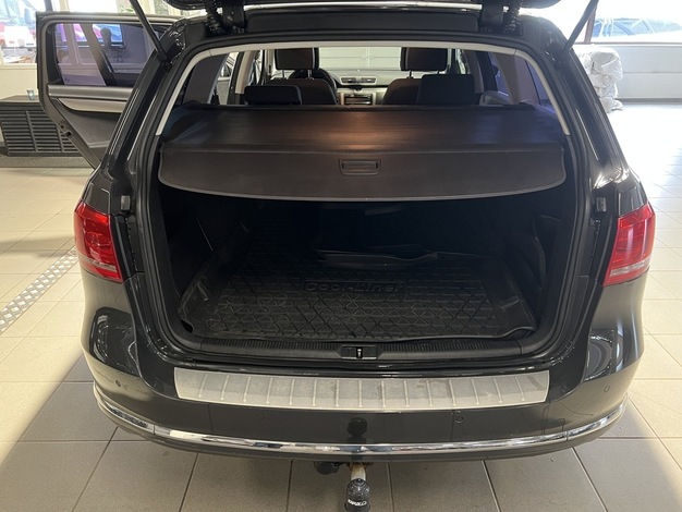 Volkswagen Passat Variant Comfortline 1,4 TSI MultiFuel 118 kW (160 hv) DSG-automaatti, vm. 2012, 209 tkm (9 / 9)