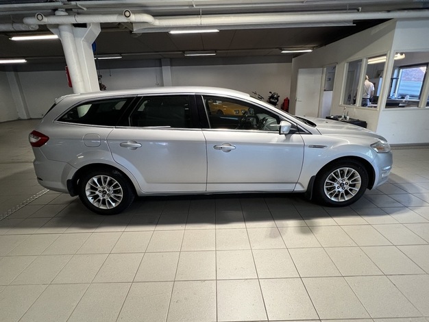 Ford Mondeo 2,0 TDCi 140hv PowerShift Titanium Business A6 Wagon, vm. 2012, 370 tkm (3 / 14)