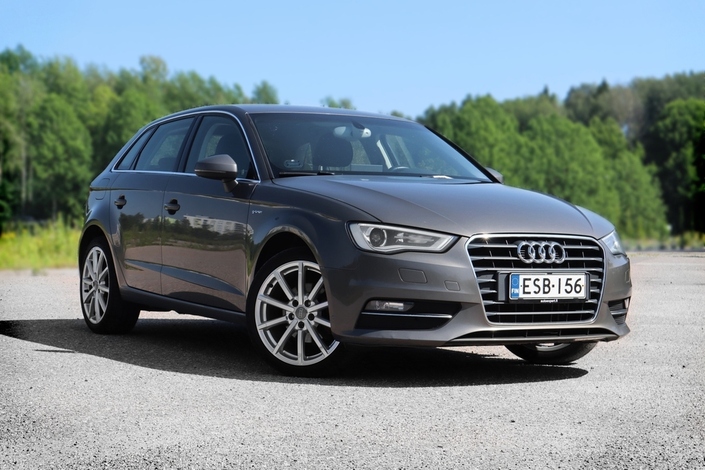 Audi A3 Sportback g-tron Business 1,4 TFSI CNG 81 kW S tronic, vm. 2015, 189 tkm (1 / 25)