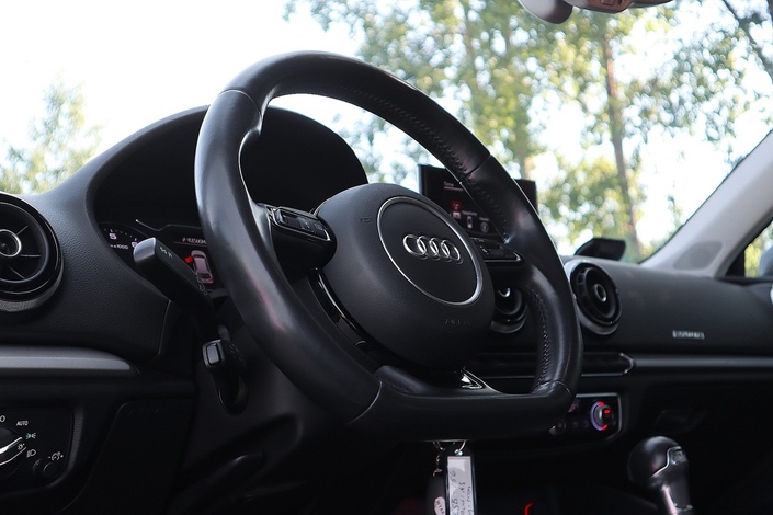 Audi A3 Sportback g-tron Business 1,4 TFSI CNG 81 kW S tronic, vm. 2015, 189 tkm (15 / 25)