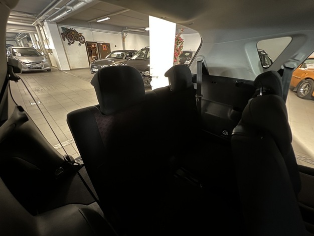 Toyota Verso 2,2 D-CAT 150 Linea Sol aut. 7p, vm. 2010, 339 tkm (9 / 11)