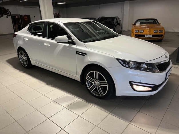 Kia Optima 2,0 EX A/T, vm. 2013, 237 tkm (2 / 9)