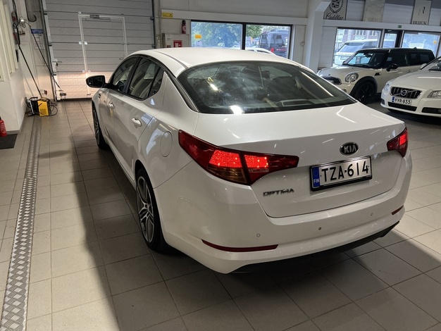 Kia Optima 2,0 EX A/T, vm. 2013, 237 tkm (4 / 9)