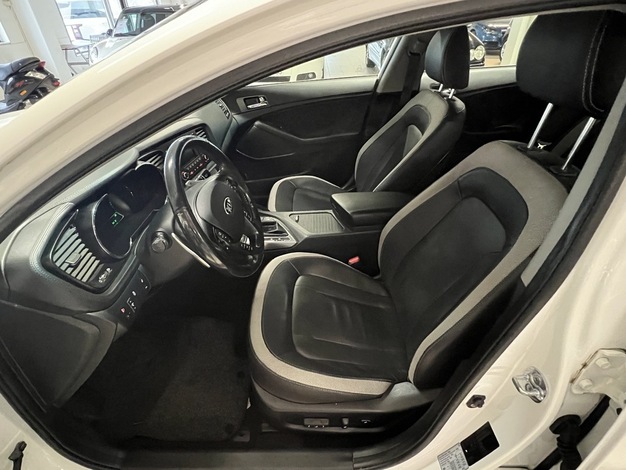 Kia Optima 2,0 EX A/T, vm. 2013, 237 tkm (6 / 9)