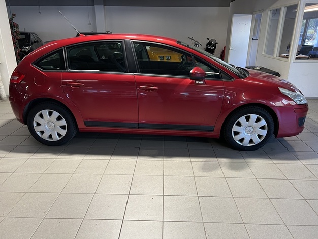 Citroen C4 VTi 120 Edition, vm. 2010, 136 tkm (3 / 13)