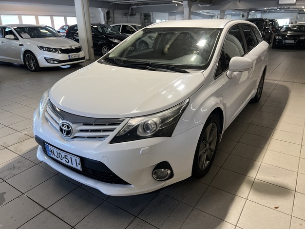 Toyota Avensis 2,0 D-4D DPF Active Wagon, vm. 2014, 262 tkm (1 / 10)