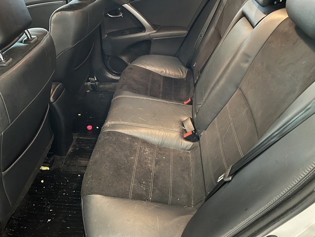 Toyota Avensis 2,0 D-4D DPF Active Wagon, vm. 2014, 262 tkm (8 / 10)