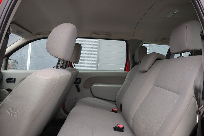 Dacia Logan MCV e4 1,6 16V Hi-Flex 105hv 5MT 7p Ambiance, vm. 2010, 230 tkm (13 / 27)