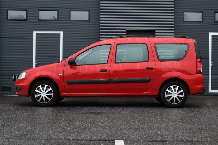 Dacia Logan MCV e4 1,6 16V Hi-Flex 105hv 5MT 7p Ambiance, vm. 2010, 230 tkm (3 / 27)