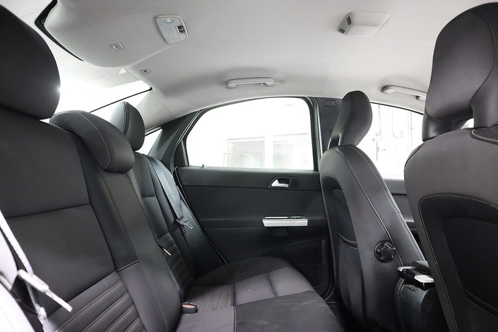 Volvo S40 D3 Classic, vm. 2012, 254 tkm (15 / 19)