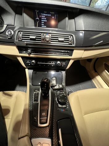 BMW 518 F10 Sedan 518d TwinPower Turbo A Business Automatic, vm. 2014, 240 tkm (10 / 11)