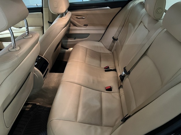 BMW 518 F10 Sedan 518d TwinPower Turbo A Business Automatic, vm. 2014, 240 tkm (8 / 11)