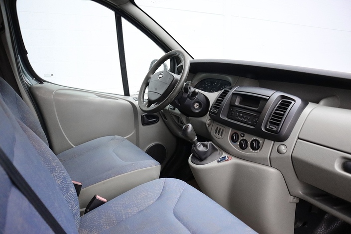 Nissan Primastar 1,9 dCi 82 L2H1, vm. 2005, 224 tkm (6 / 22)