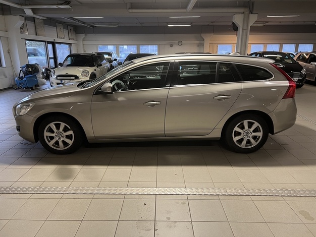 Volvo V60 1,6D DRIVe Momentum, vm. 2011, 299 tkm (6 / 12)