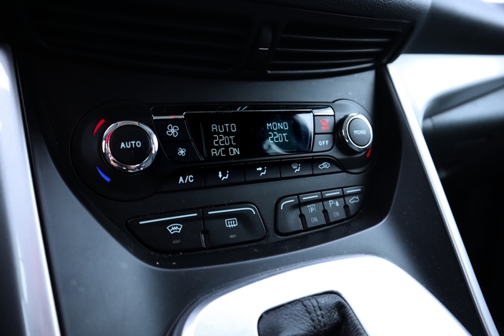 Ford C-Max 2,0 TDCi 163 hv PowerShift autom. Titanium A6 5-ovinen, vm. 2011, 272 tkm (18 / 27)