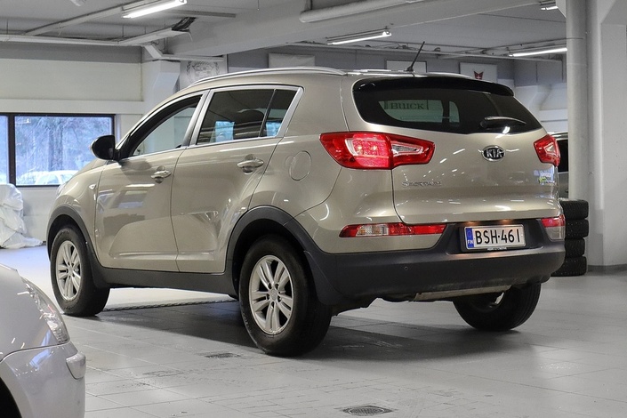 Kia Sportage 1,6 ISG Urban LX EcoDynamics, vm. 2012, 123 tkm (4 / 24)