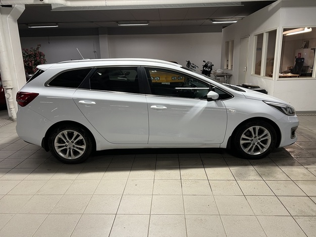 Kia cee'd 1,0 ISG 100hv Edition 7 SW EcoDynamics, vm. 2017, 84 tkm (3 / 11)