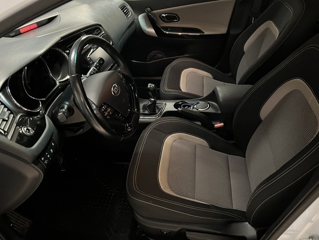 Kia cee'd 1,0 ISG 100hv Edition 7 SW EcoDynamics, vm. 2017, 84 tkm (7 / 11)