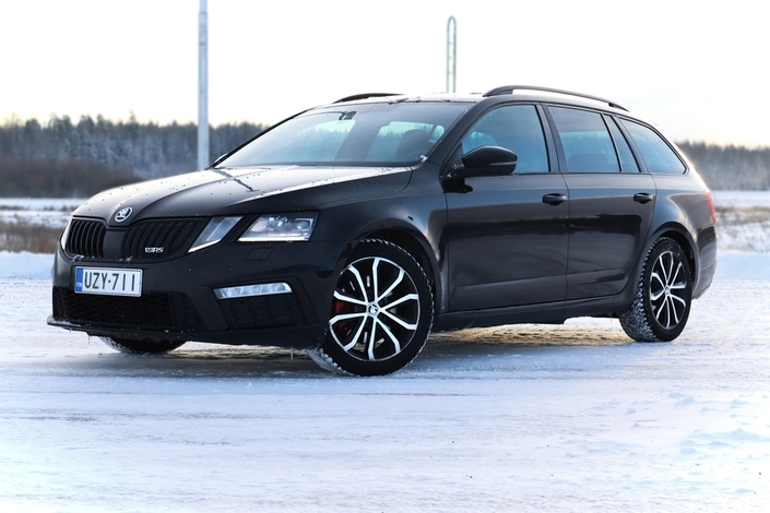 Skoda Octavia Combi 2,0 TDI 184 4x4 RS DSG Autom., vm. 2018, 385 tkm (3 / 9)
