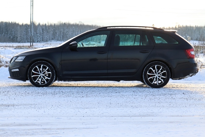 Skoda Octavia Combi 2,0 TDI 184 4x4 RS DSG Autom., vm. 2018, 385 tkm (4 / 9)