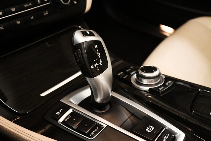 BMW 525 F11 Touring 525d TwinPower Turbo A Business Automatic Luxury, vm. 2014, 222 tkm (16 / 21)