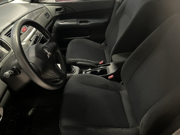 Mitsubishi Lancer STW 1,6 Invite, vm. 2008, 117 tkm (7 / 11)