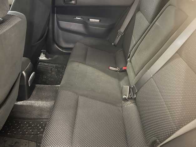 Mitsubishi Lancer STW 1,6 Invite, vm. 2008, 117 tkm (8 / 11)