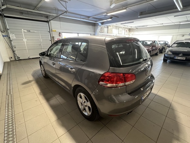 Volkswagen Golf Comfortline 1,4 TSI 90 kW 4-ovinen, vm. 2011, 101 tkm (16 / 21)
