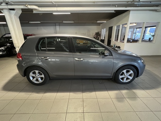 Volkswagen Golf Comfortline 1,4 TSI 90 kW 4-ovinen, vm. 2011, 101 tkm (3 / 14)