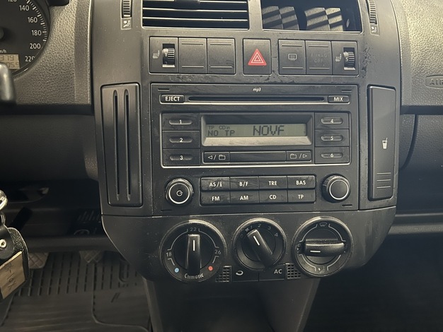 Volkswagen Polo Comfortline 1,4 59 kW 4d, vm. 2007, 153 tkm (9 / 9)