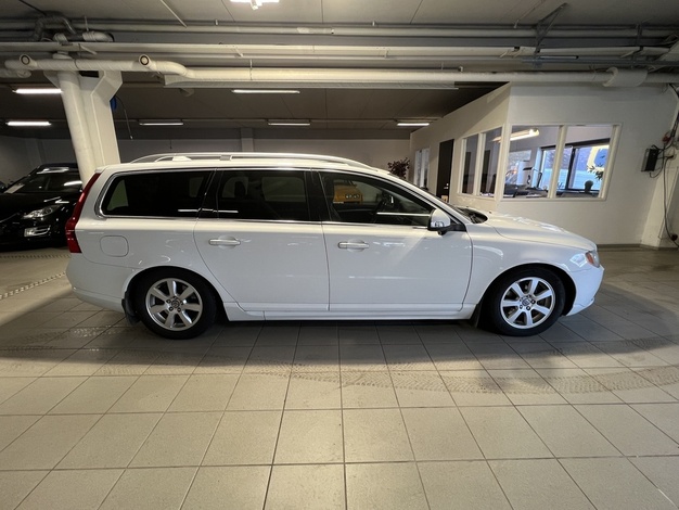 Volvo V70 D5 AWD Summum aut, vm. 2011, 432 tkm (3 / 23)