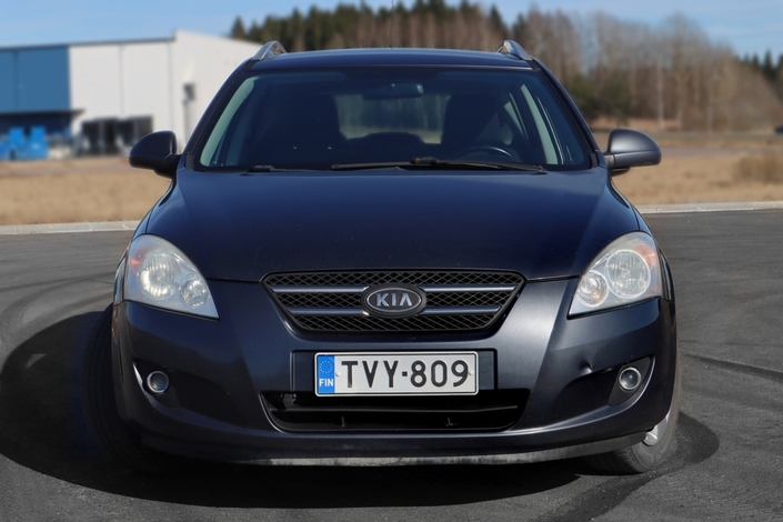 Kia cee'd 1,6 EX SW, vm. 2009, 251 tkm (2 / 14)