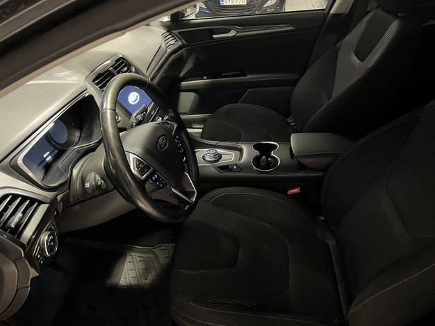 Ford Mondeo 2,0 TDCi EcoBlue 190hv A8 AWD EDITION Wagon, vm. 2020, 296 tkm (6 / 14)