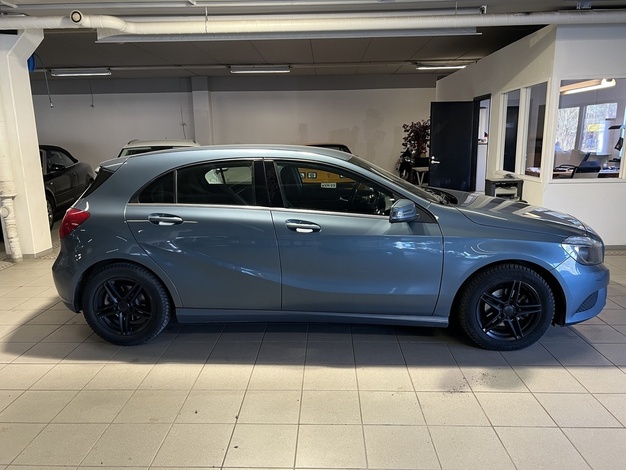 Mercedes-Benz A 180 CDI A Premium Business, vm. 2014, 261 tkm (3 / 9)