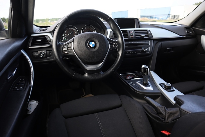BMW 320 TwinPower Turbo A xDrive F31 Touring Sport Line Automatic, vm. 2013, 285 tkm (11 / 21)