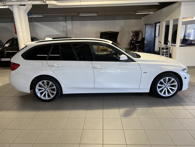 BMW 320 TwinPower Turbo A xDrive F31 Touring Sport Line Automatic, vm. 2013, 285 tkm (3 / 10)