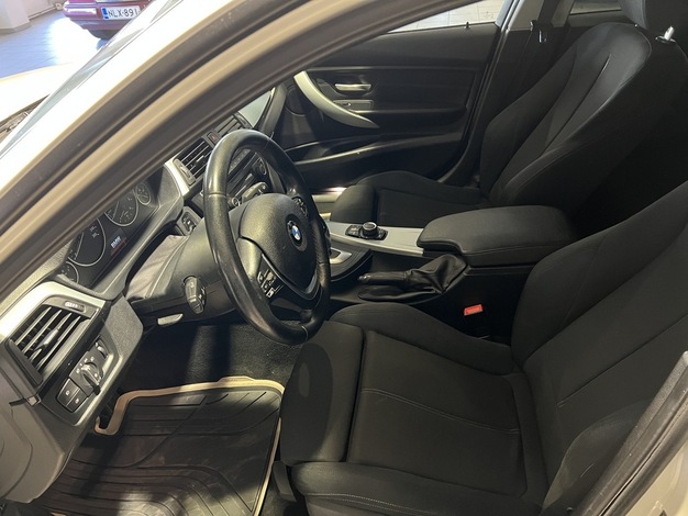 BMW 320 TwinPower Turbo A xDrive F31 Touring Sport Line Automatic, vm. 2013, 285 tkm (7 / 10)