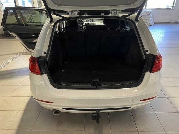 BMW 320 TwinPower Turbo A xDrive F31 Touring Sport Line Automatic, vm. 2013, 285 tkm (9 / 10)