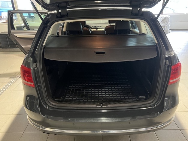 Volkswagen Passat Variant Highline 1,8 TSI 118 kW (160 hv) DSG-automaatti, vm. 2011, 199 tkm (9 / 24)