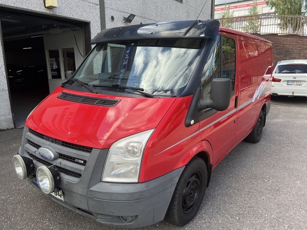 Ford Transit 300S 2,2TDCi 115 N1 Van FWD 4,36 Matala, vm. 2009, 420 tkm (2 / 11)