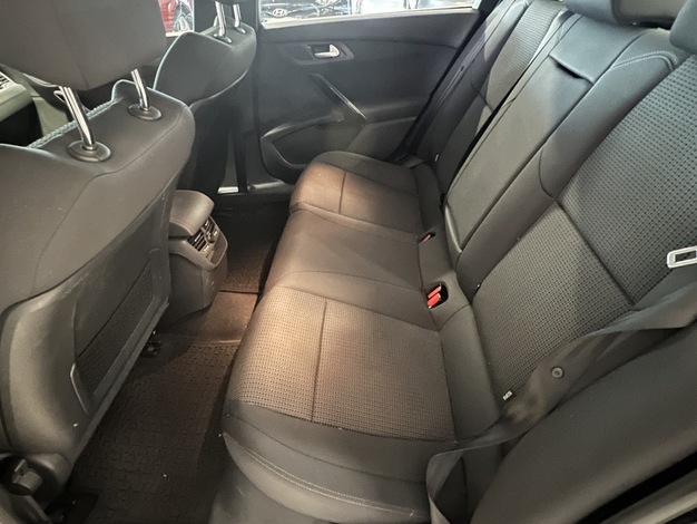 Peugeot 508 Active e-HDi 115 FAP 2Tronic, vm. 2012, 325 tkm (8 / 15)