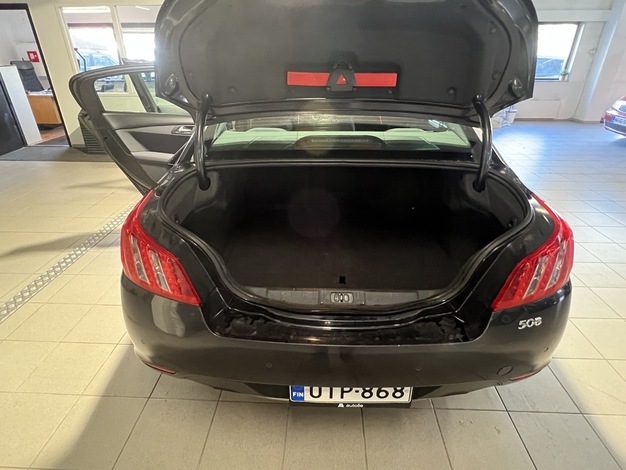 Peugeot 508 Active e-HDi 115 FAP 2Tronic, vm. 2012, 325 tkm (9 / 15)